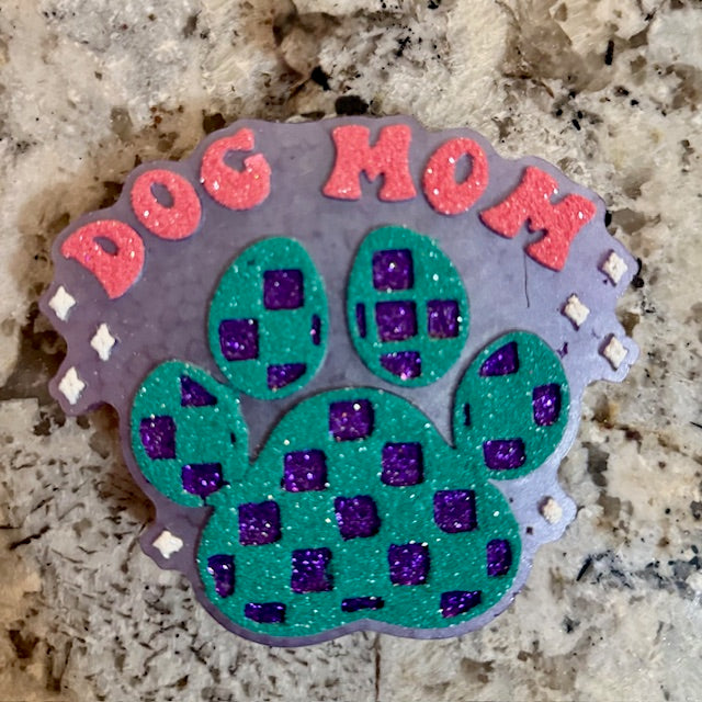Dog Mom w/Checkered Paw Print