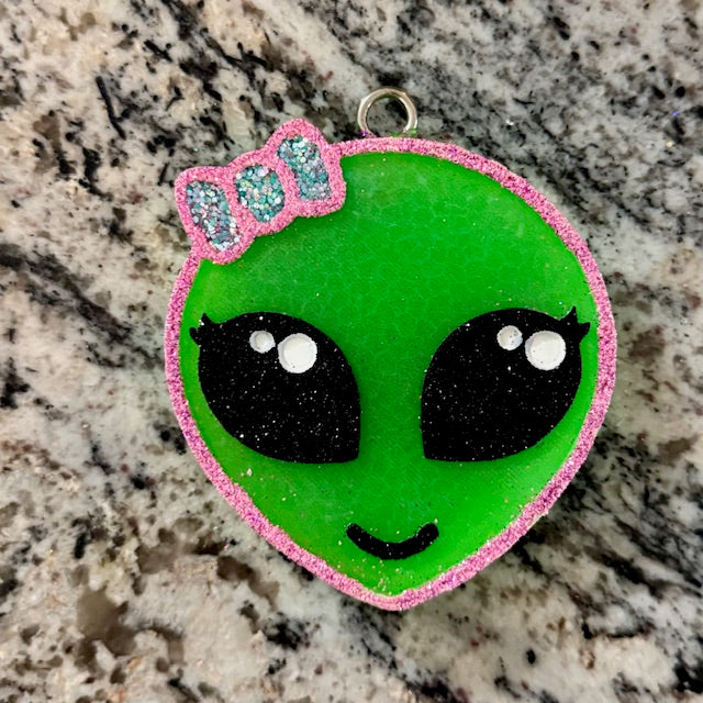 Alien Head w/Bow